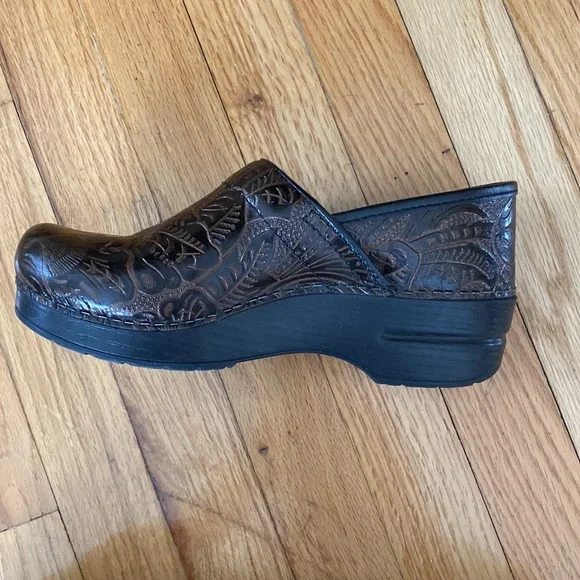 Women’s Dansko shoes size 38, never worn - Picture 4 of 5